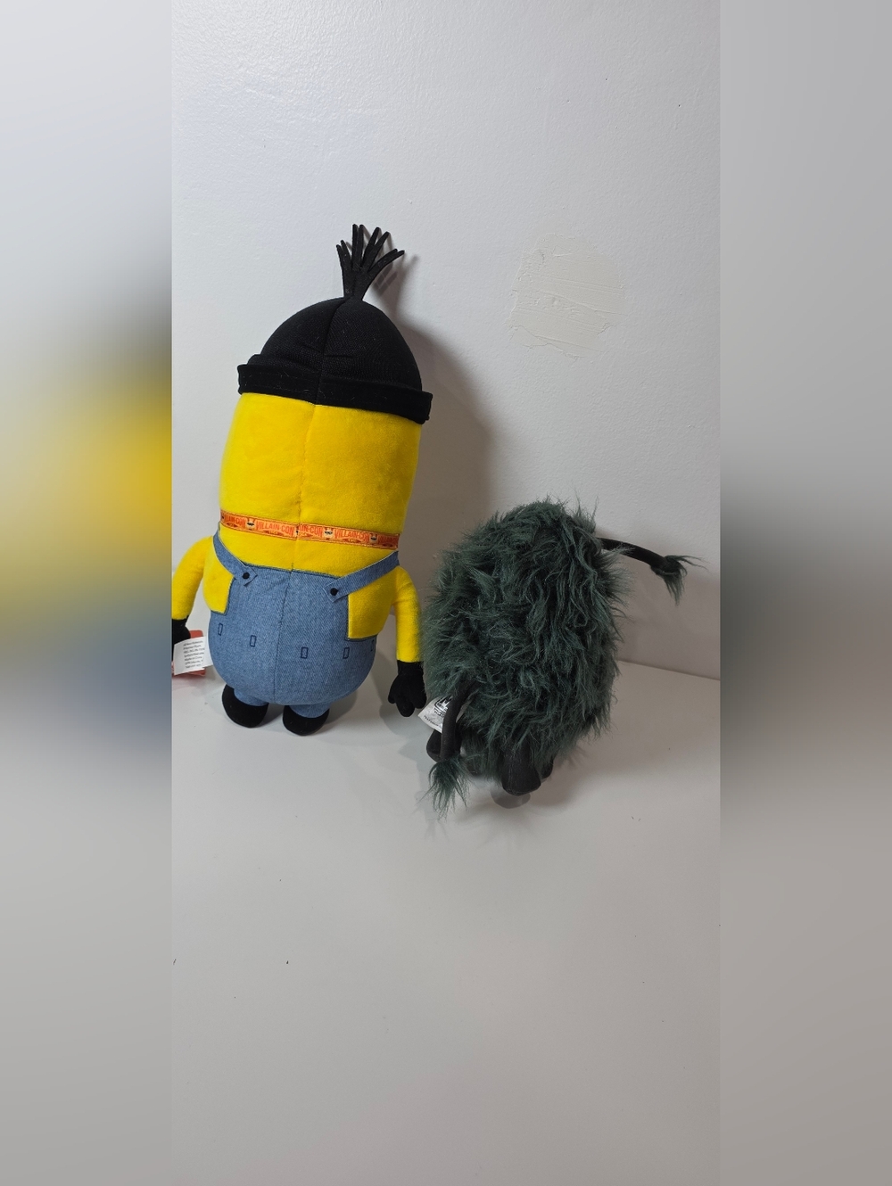 2023 Universal Studios Despicable Me Villain-Con Kevin Plush And Kyle - Picture 3 of 4